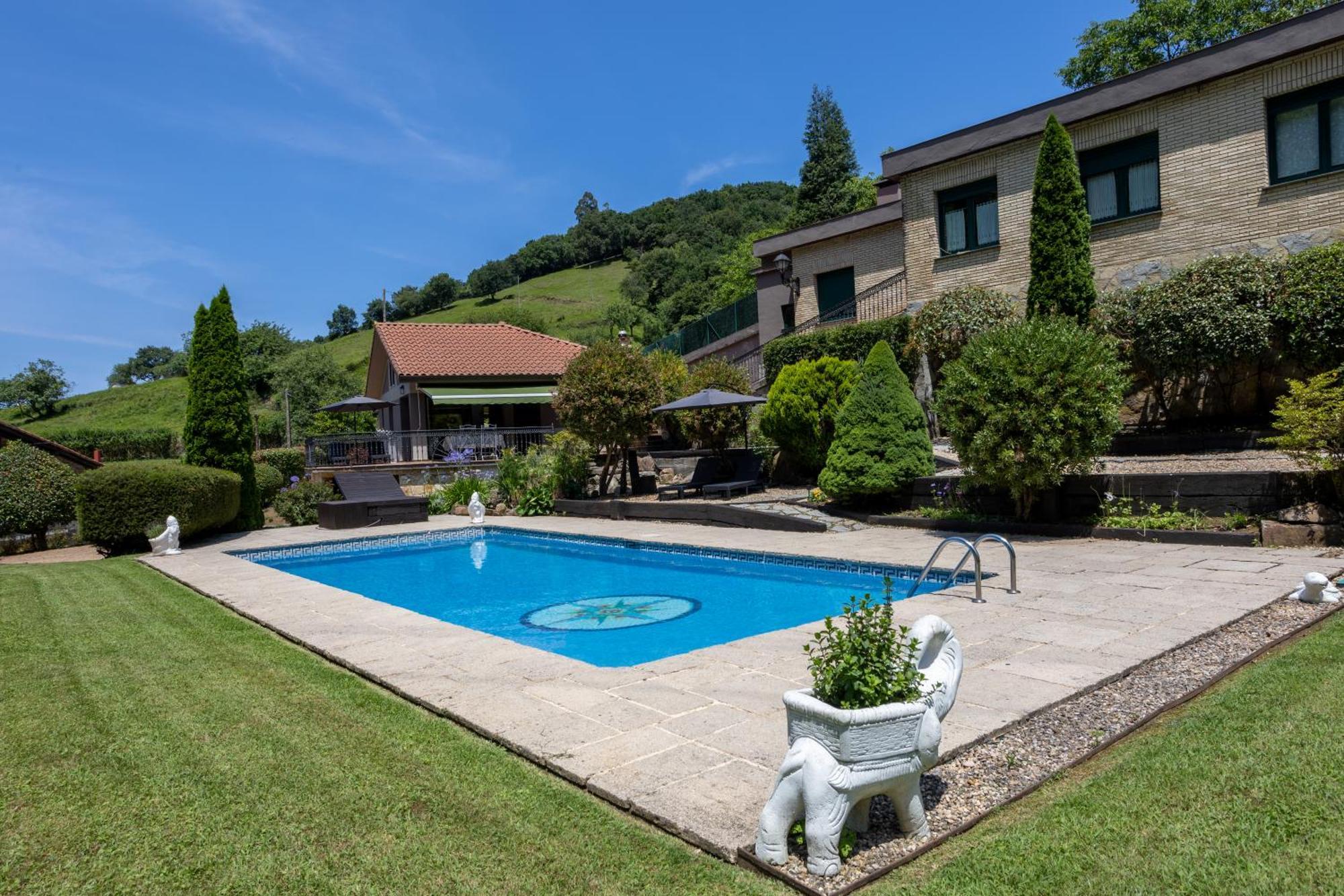 Sarren Villa Pool Bermeo Ngoại thất bức ảnh
